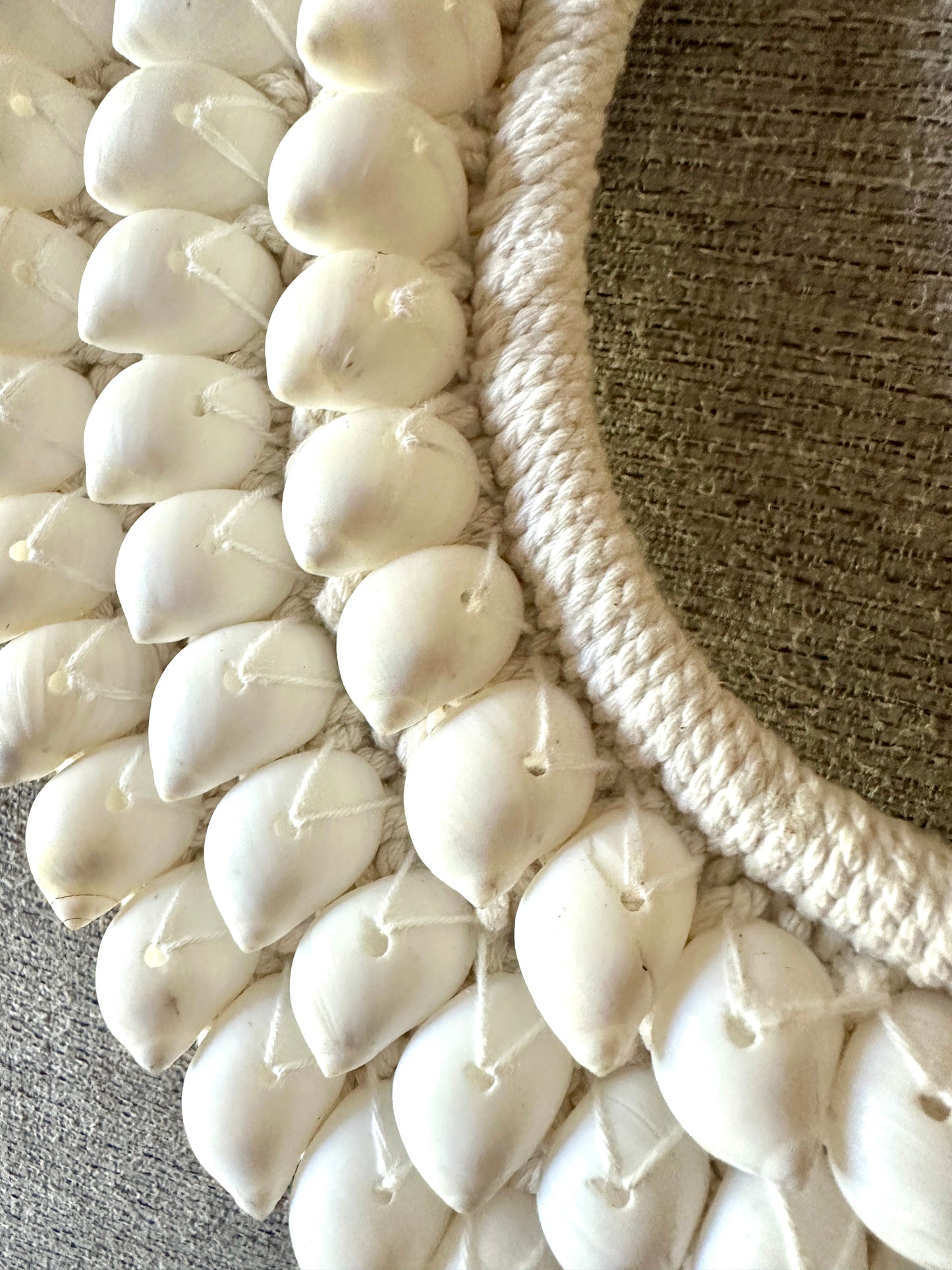 Decorative Shell Necklace (15in) - SN01W