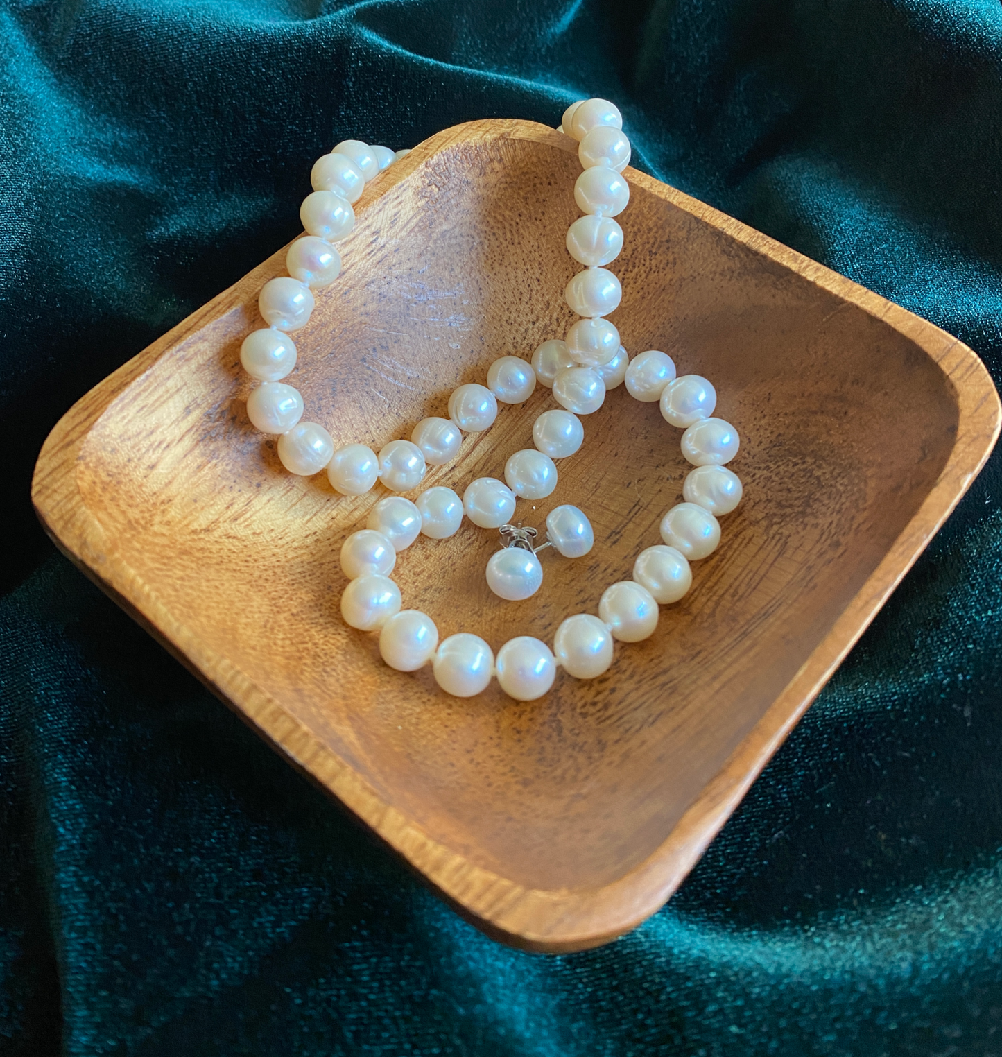 Pearl Necklace - White 0.275" in diameter 15.75" length Freshwater Cultured