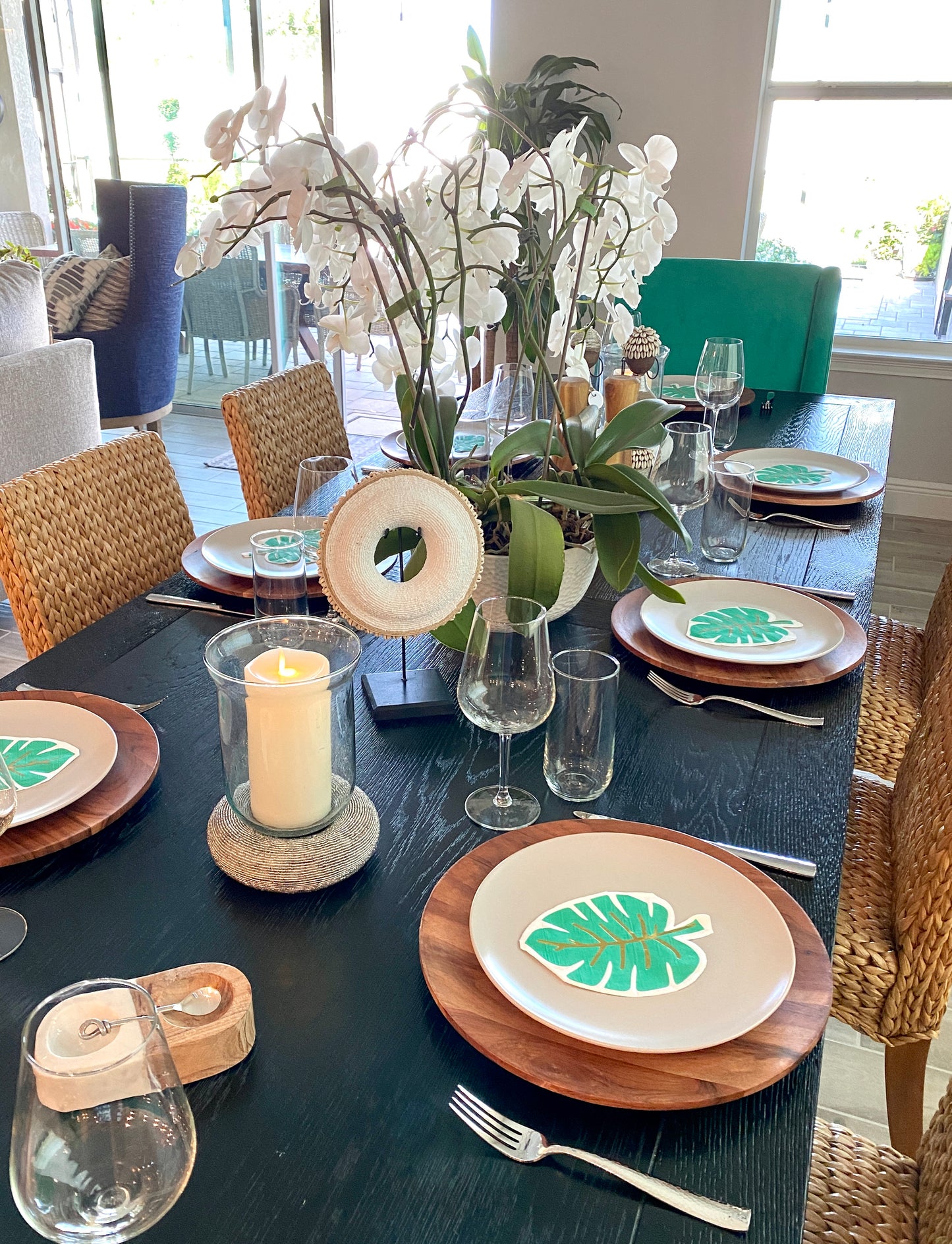 Beaded Ring on Stand (8 in.)  – White RP22W