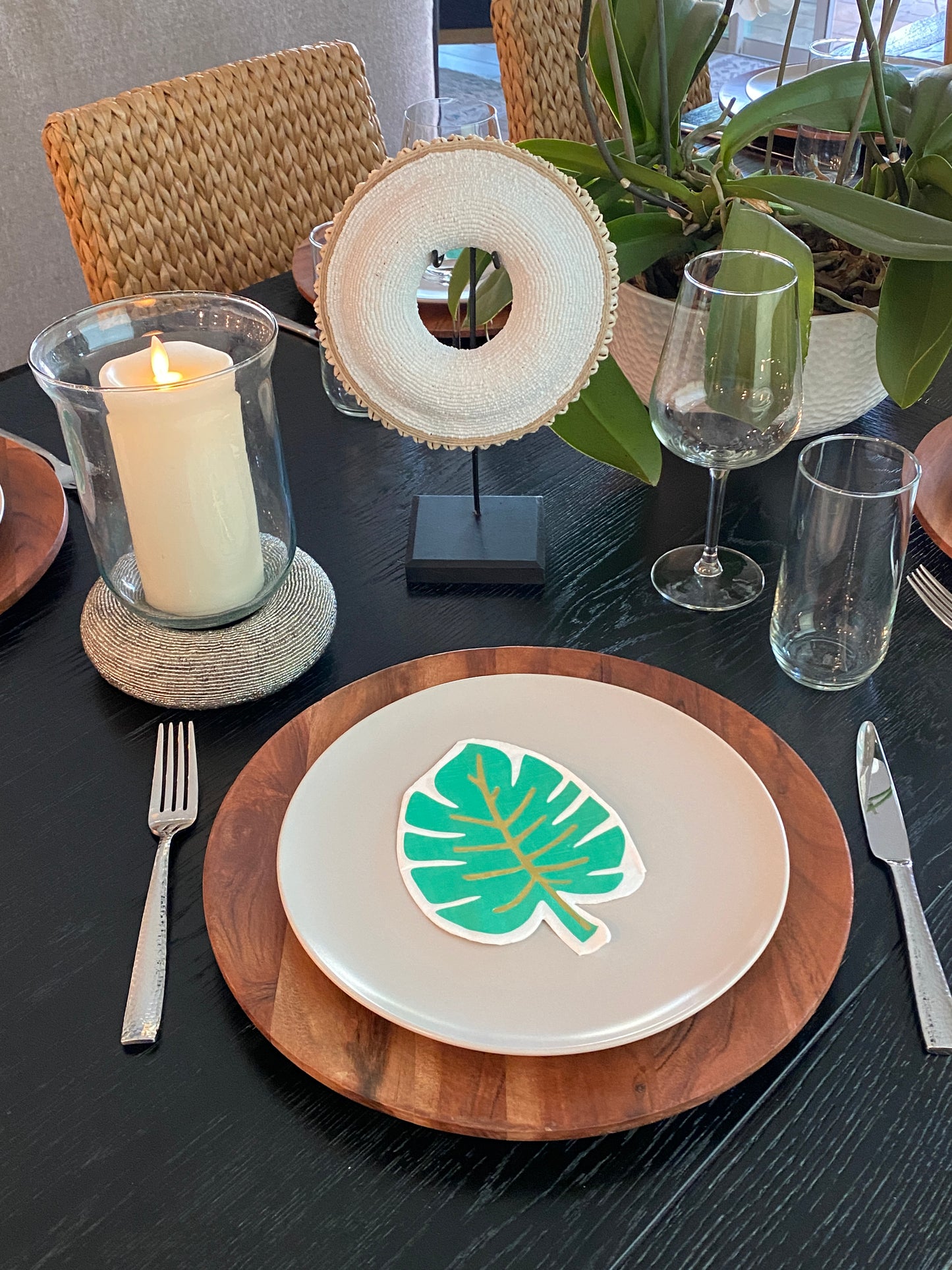 Beaded Ring on Stand (8 in.)  – White RP22W