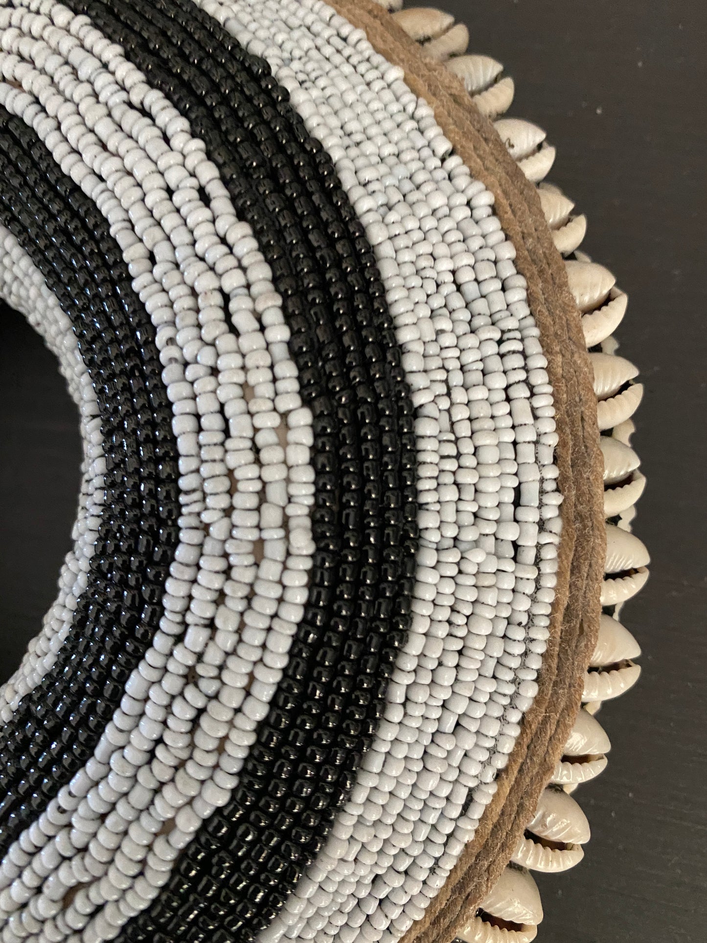 Beaded Ring on Stand (8 in.) – Black and White RP22MB