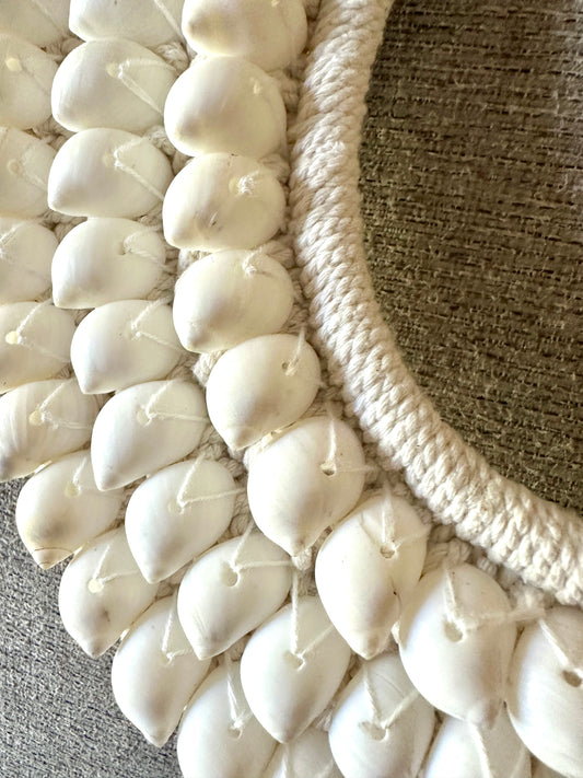 Decorative Shell Necklace (15in) - SN01W