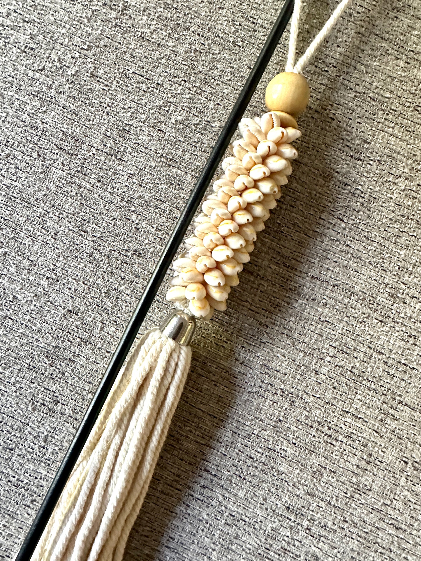 Decorative Shell Necklace (22in) - SN05W