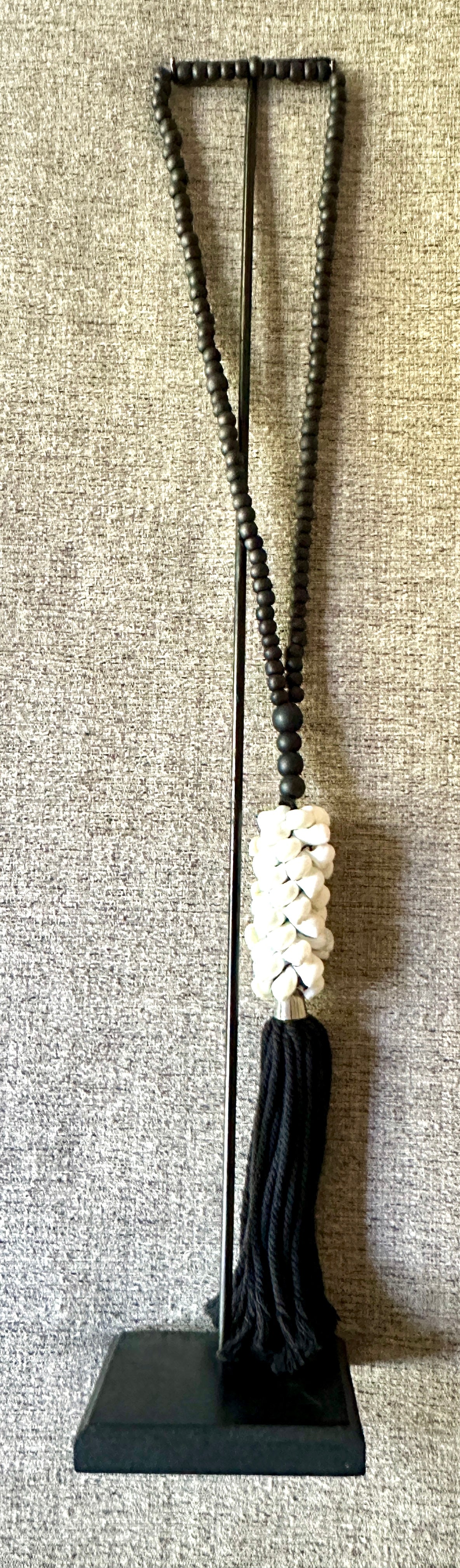 Decorative Shell Necklace (25in) - SN03B