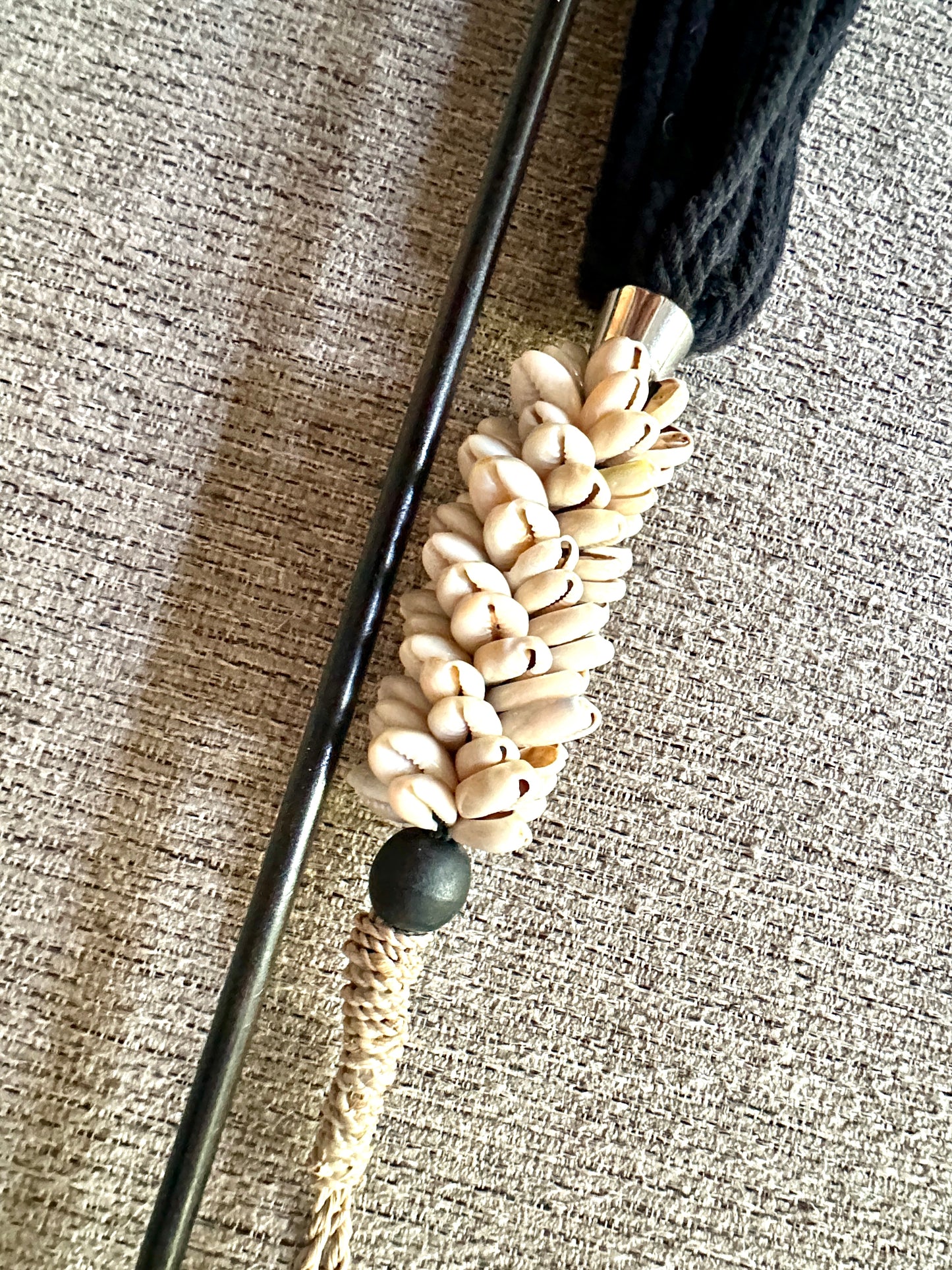 Decorative Shell Necklace (25in) - SN04R